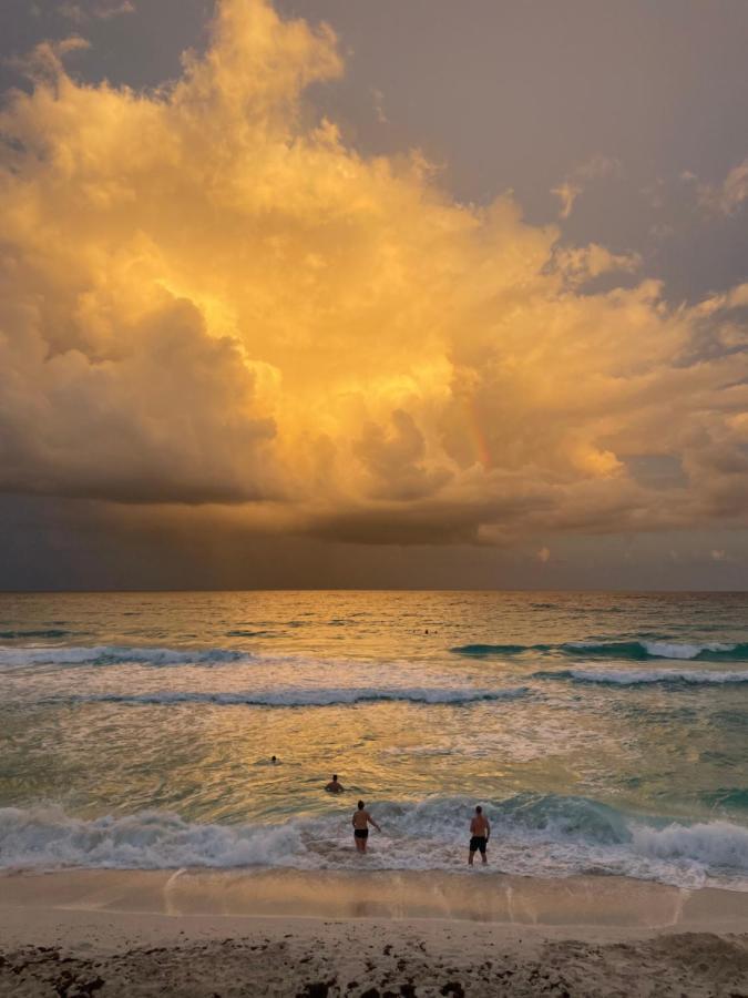 Suite Brisas Cancun Bagian luar foto